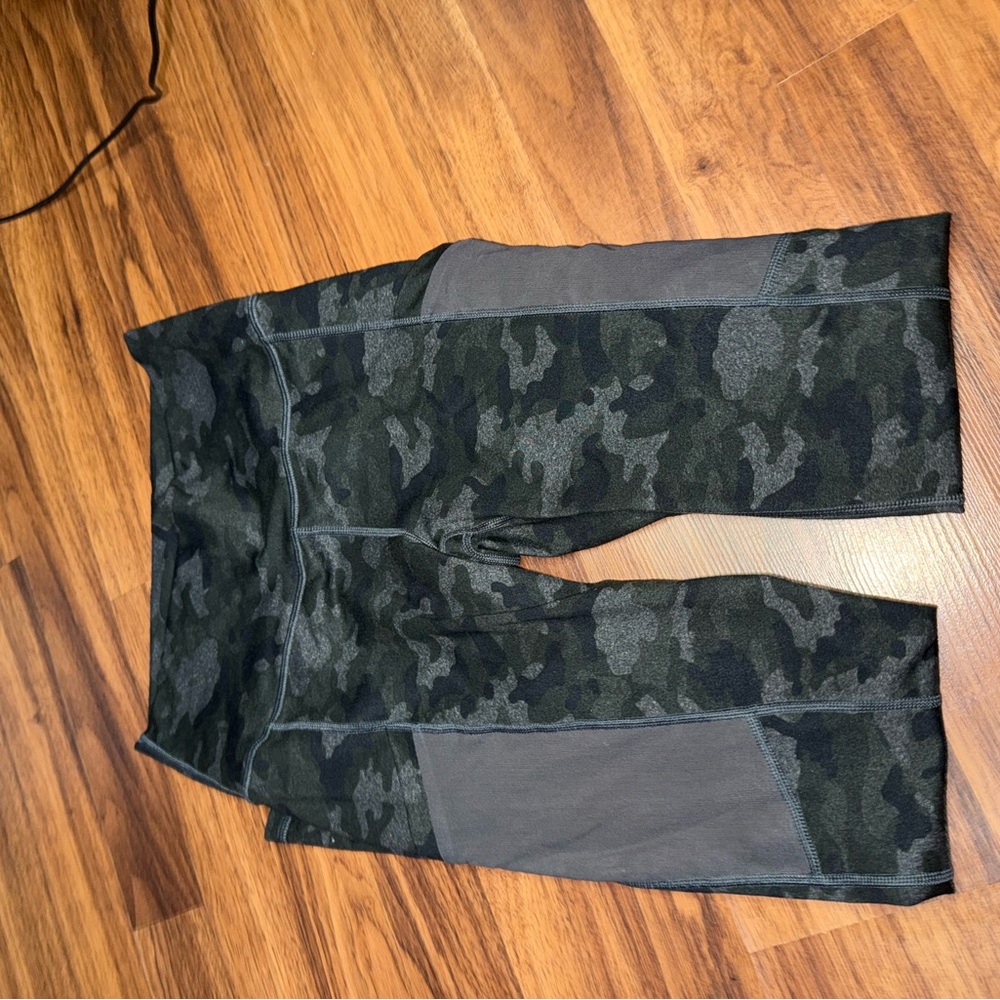 Fabletics Black Camouflage Leggings - Picture 2 of 3